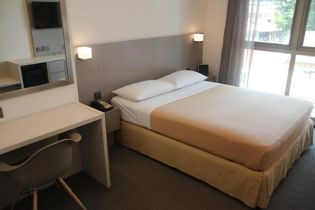 Classique Hotel Singapore 3*,